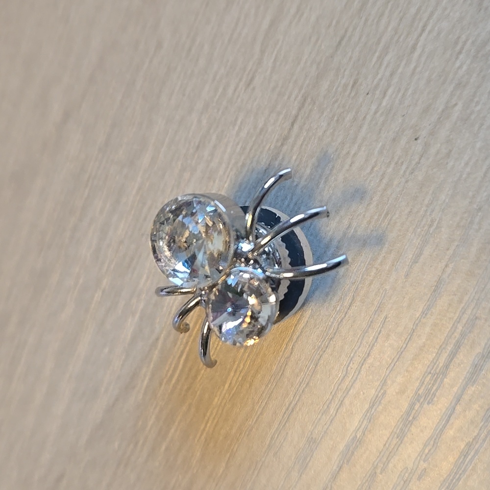 Mini Magnetic Spider Pin